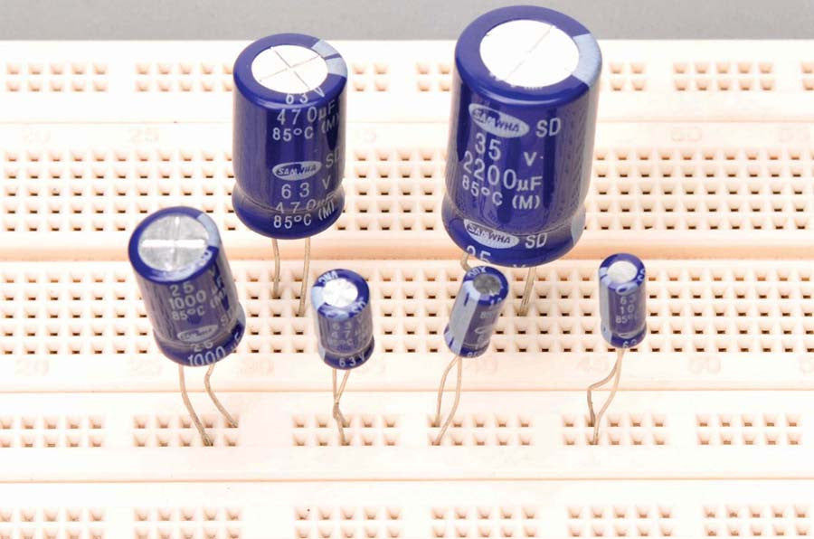 Capacitors - 25V, 100µF